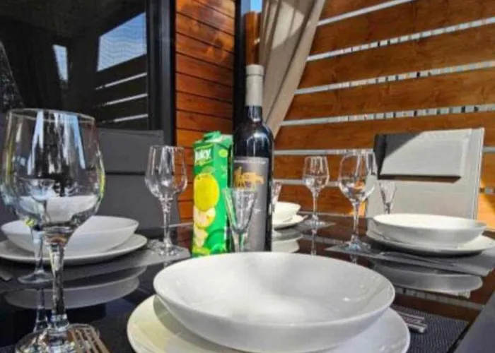 Mobile Pelin With Shared Pool בית נופש פירובאץ