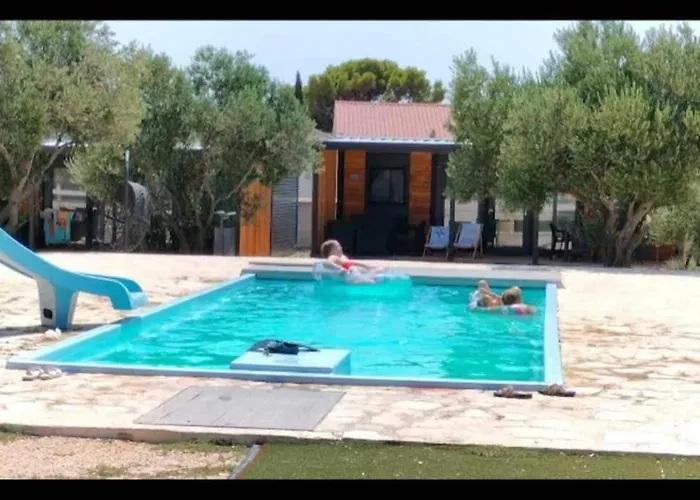 Mobile Pelin With Shared Pool פירובאץ