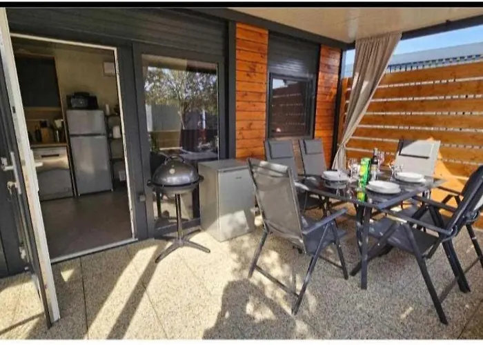 Mobile Pelin With Shared Pool בית נופש *