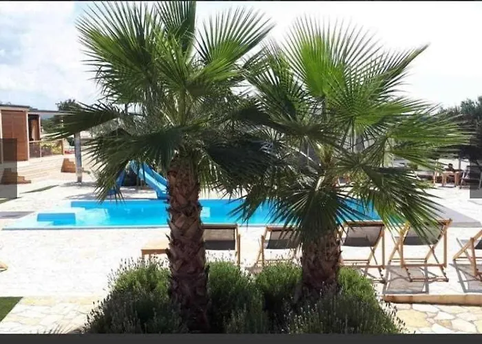 Mobile Pelin With Shared Pool בית נופש פירובאץ